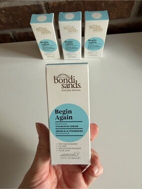 Bondi Sands Begin Again Vitamin B3 Serum - White & Light Blue